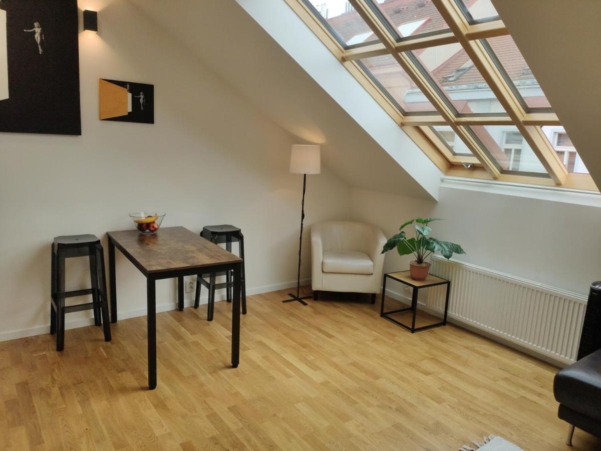 Rooftop Apartment no 22 - Center Art District Letná Praag Buitenkant foto